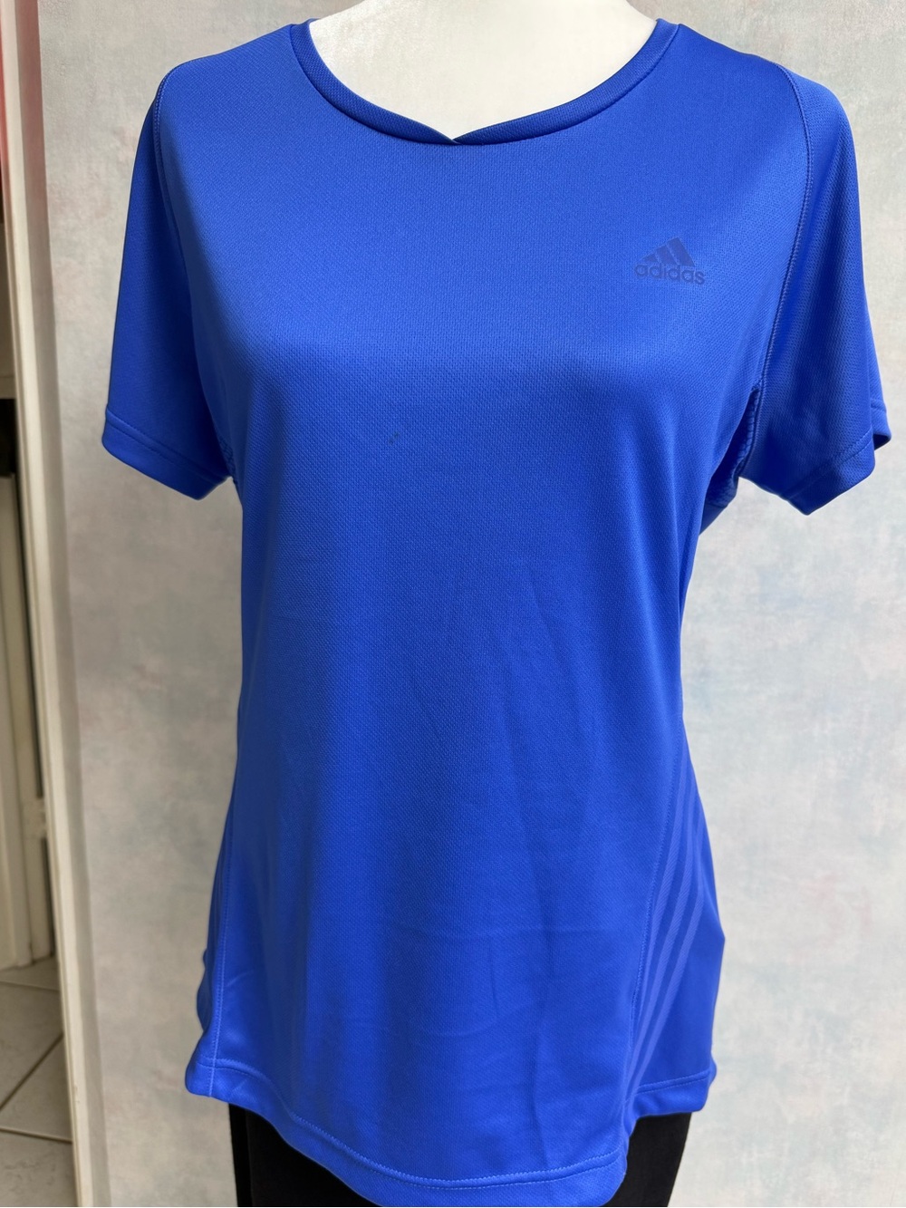 NWOT Adidas “ClimaCool” V-Neck Royal Blue Performance Tee